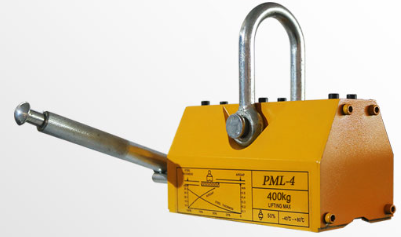 工廠使用永磁起重器起吊耐磨板